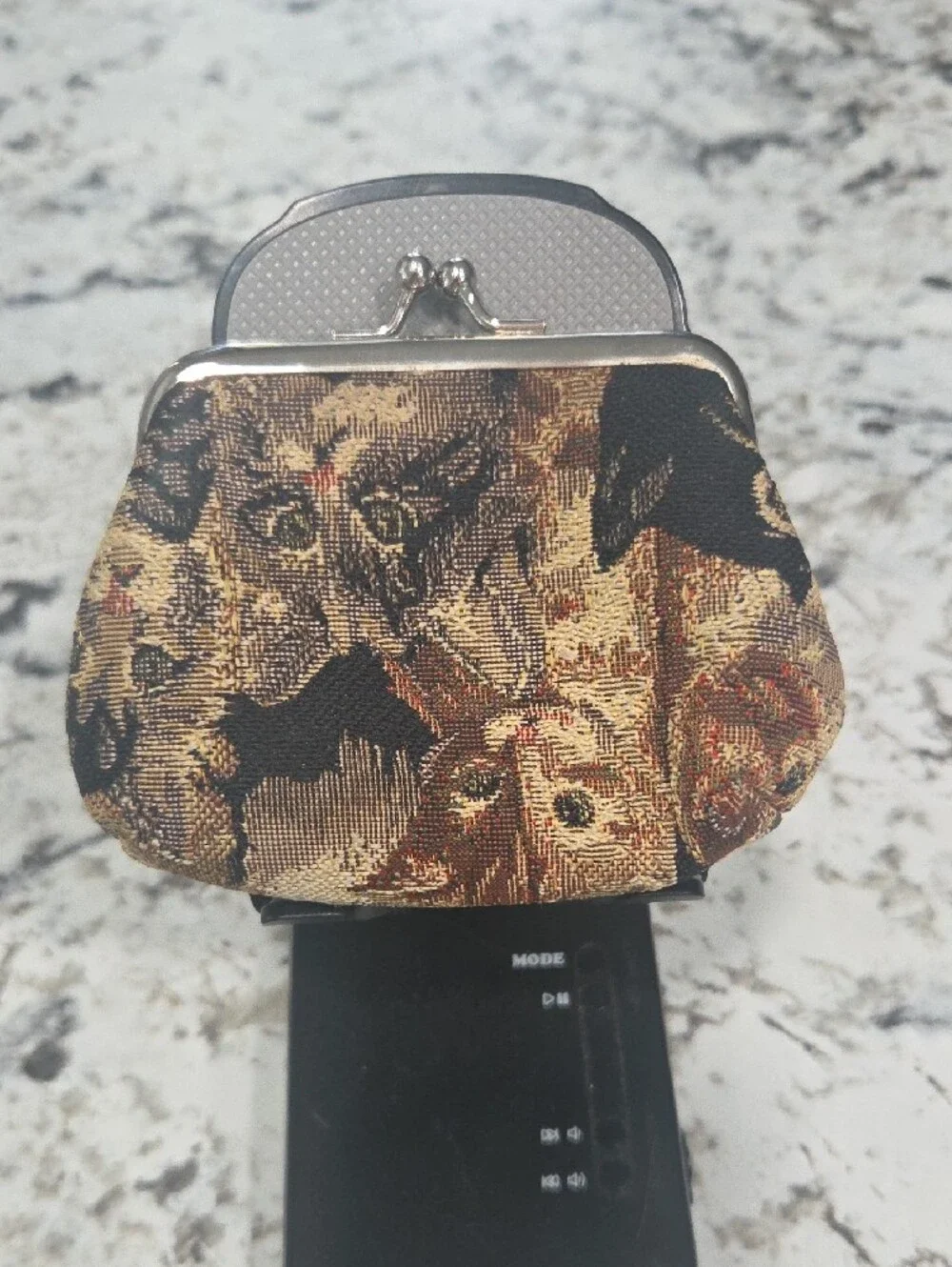 Cat Tapestry Kiss-Lock Coin Purse - Beige/Brown